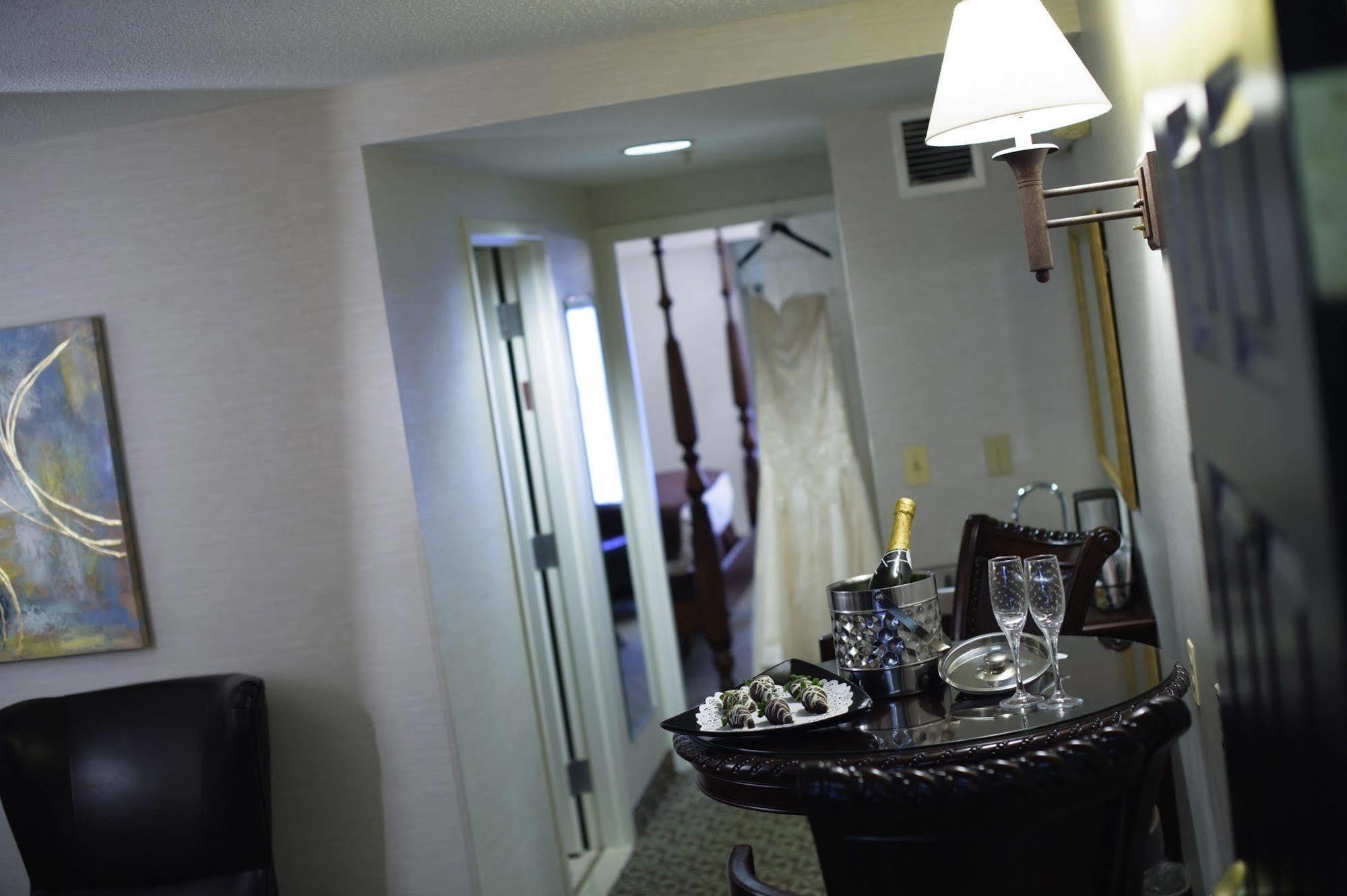 D. Hotel Suites & Spa Холиок Экстерьер фото